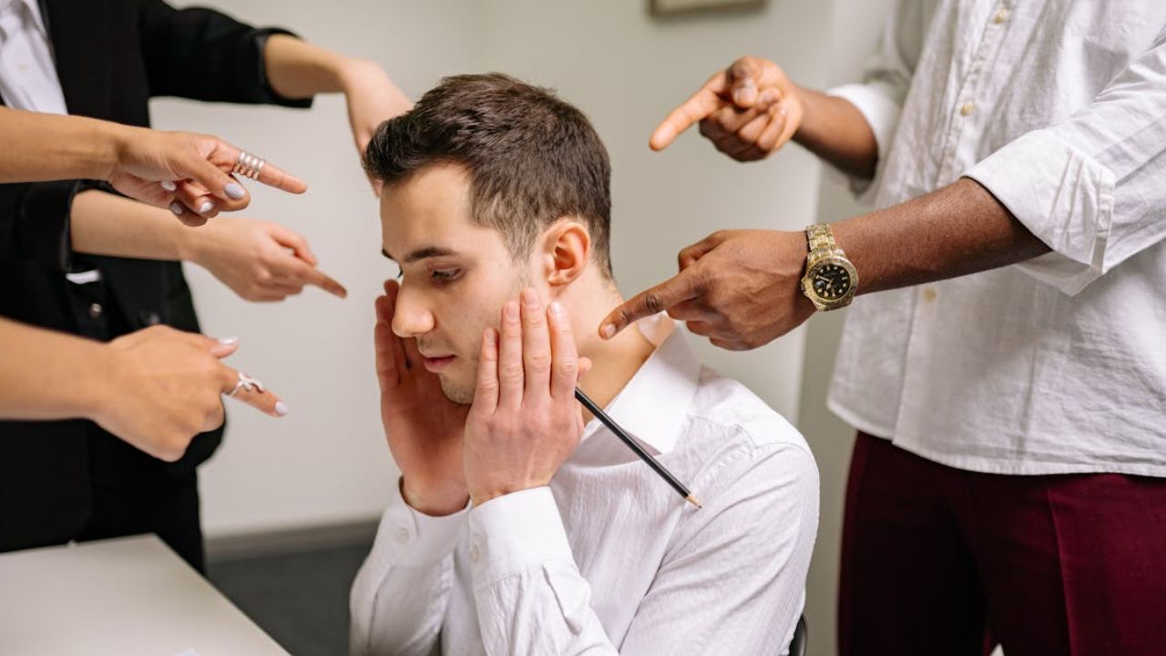 harassment at work types examples how to detect it